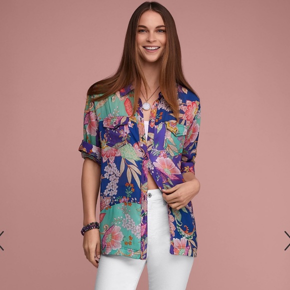 Johnny Was Tops - Johnny Was Vivienne Leya Button up top with pockets size Small